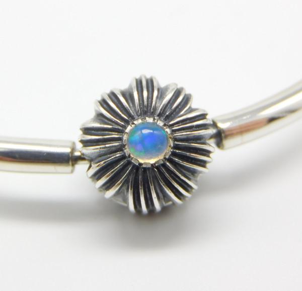 Ode to the Daisy Bangle - The Palace of Amber